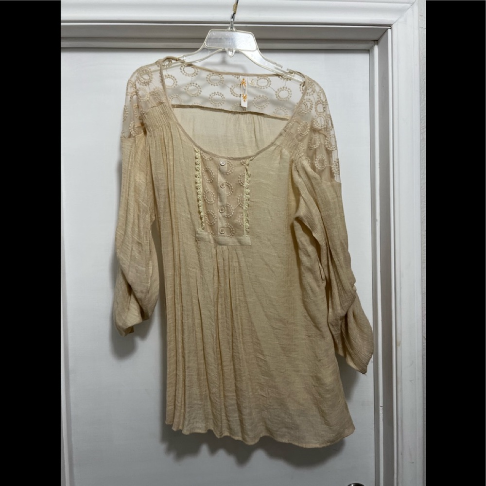FREE FLOWING BLOUSY TOP